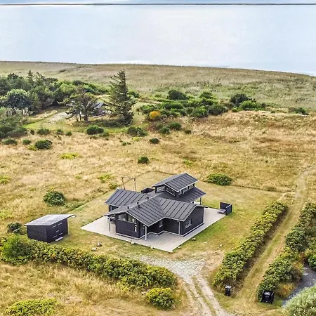 4 Bedroom Stunning In Skjern